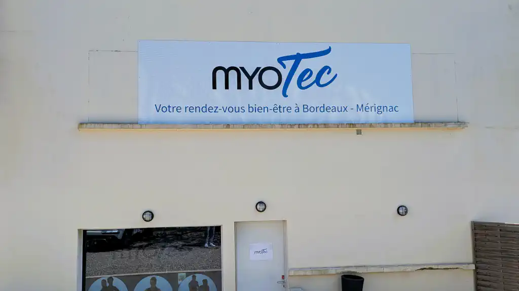 Devanture magasin - panneau dibond 550x150 cm